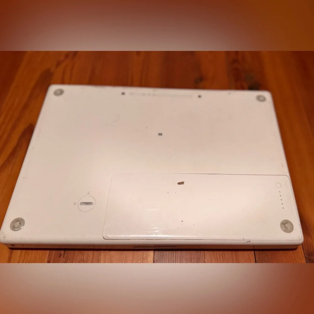 Apple MacBook 2006 Classic White (Parts)
